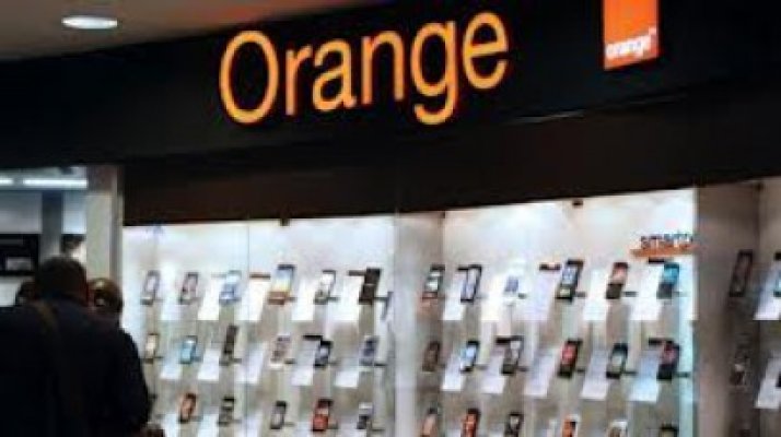 Orange şi Vodafone fac angajări în mai multe oraşe
